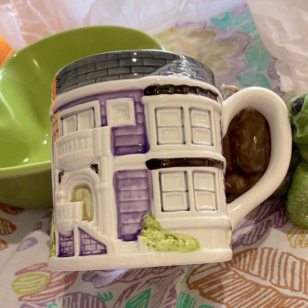 Otagiri Vintage Mug. They always tell a story and this one is no different. EUC